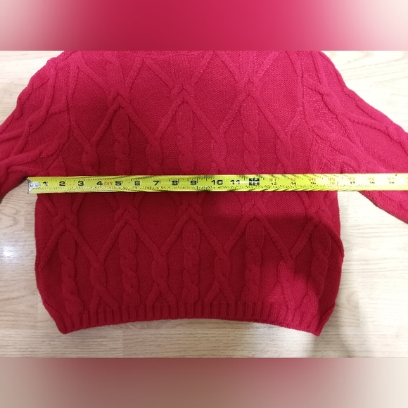 Hollister red cropped cable turtle neck sweater. Size xs. EUC. - Picture 3 of 9